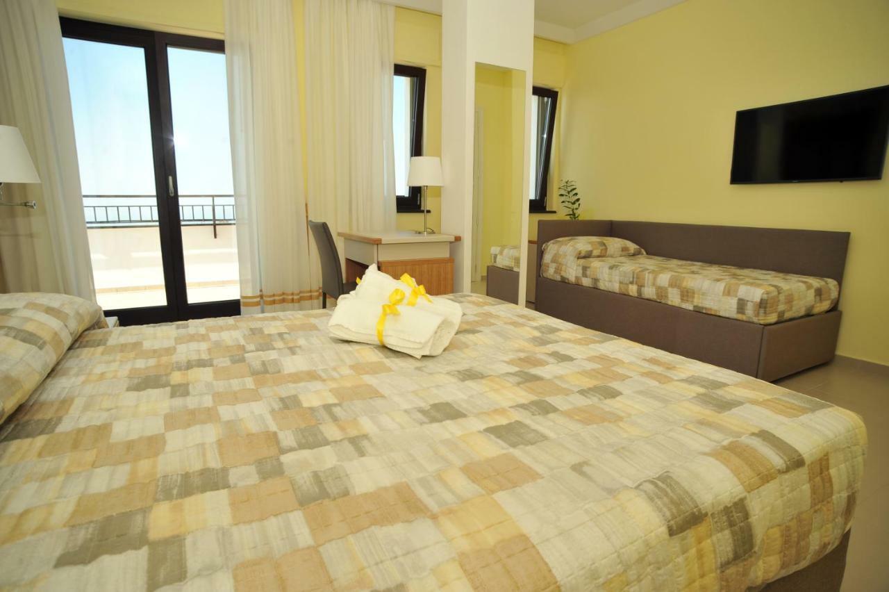 Villa Paradise Resort アジェーロラ エクステリア 写真