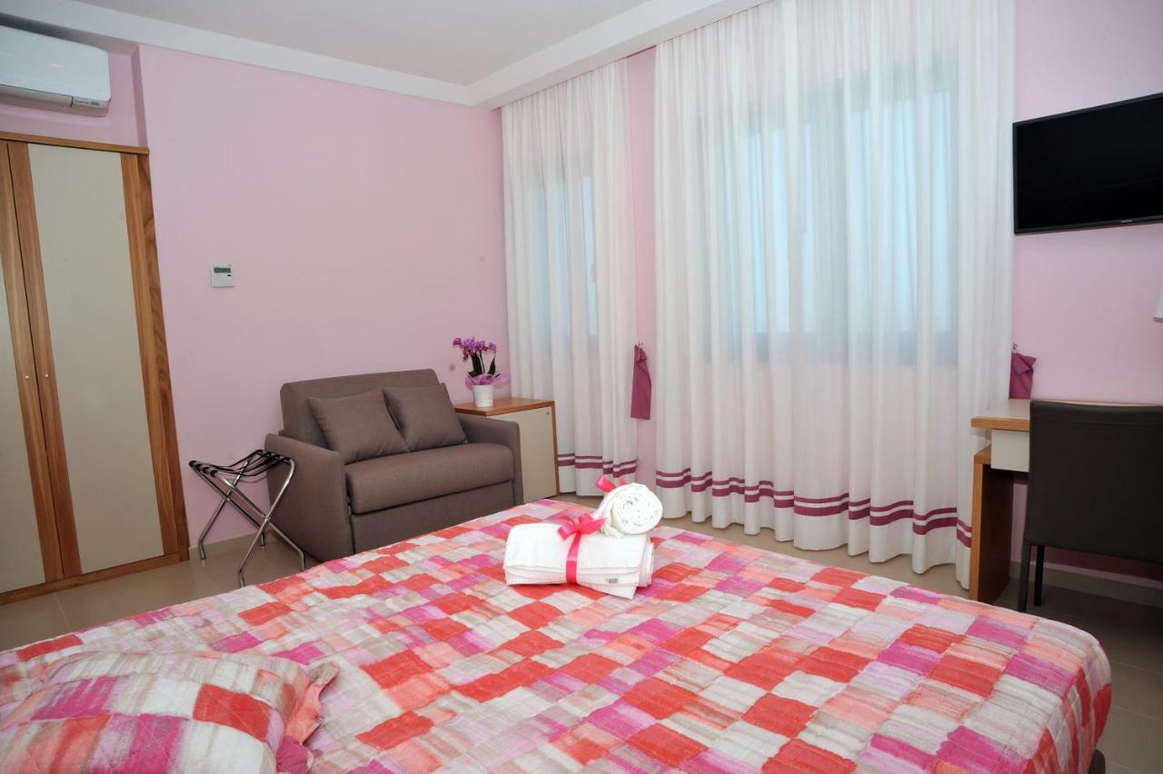 Villa Paradise Resort アジェーロラ エクステリア 写真